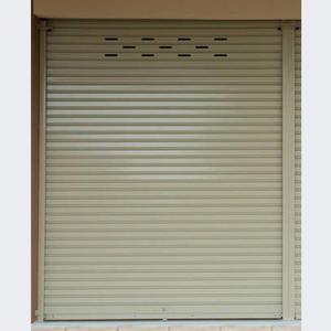 Volet roulant perforé en aluminium à commande par capteur Digah pour quai de chargement, design moderne, automatique et sécurisé - Product Image 3