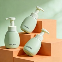 Bouteilles en plastique PET / PP mousse blanches personnalisées de 250 ml et 300 ml avec pompe, forme personnalisée, logo, options d'impression multiples, nettoyant visage, nettoyant mains