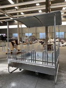 Comedouro de Feno Quadrado de Aço Reforçado para Cavalos com Teto - Product Image 4