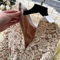 Robe élégante jaune en dentelle pour femme, coupe trapèze, manches courtes, col Peter Pan, boutons décoratifs, pour soirée ou quotidien, longueur midi