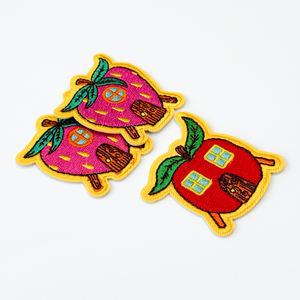 Prix d'usine OEM ODM Patchs en feutre brodés faits à la main à coller au fer pour sacs - Product Image 3