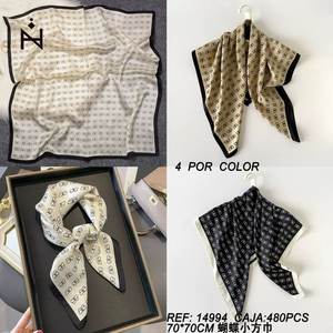 Pañuelo Cuadrado con Estampado de Mariposas 70x70cm, Estilo Seda, Accesorio de Moda para Mujer - Product Image 2