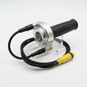 Poignée d'accélérateur universelle haute performance pour <span class=keywords><strong>moto</strong></span> électrique avec connecteur étanche. - Product Image 4