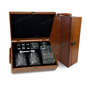 Ensemble de carafe à <span class=keywords><strong>whisky</strong></span> en cristal sans plomb de haute qualité, pierres à <span class=keywords><strong>whisky</strong></span> réfrigérantes avec boîte en bois et cuir, coffret cadeau <span class=keywords><strong>whisky</strong></span> pour homme - Product Image 1