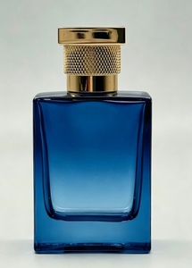 Flacon de parfum en verre givré avec pompe, bouchon personnalisé unique et luxueux, flacon de parfum avec bouchon métallique et vaporisateur. - Product Image 3