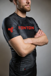 تونتون مخصص للرجال قميص قصير الأكمام مضاد للطفح الجلدي سريع الجفاف UPF 50 + ملابس سباحة للبالغين مضادة للاشعة فوق بنفطية الجري - Product Image 4