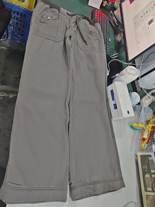 Jeans cargo vintage taille basse avec surpiqûres contrastées sur les poches, taille côtelée, pantalon en denim ample à jambes larges pour un usage décontracté - Product Image 6