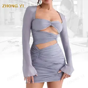 Service de conception de vêtements mode personnalisée Mini jupe couleur unie Sexy fille chaude Style forme plissée boîtes de nuit robe de soirée