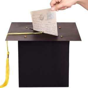 Ensemble de trois pièces pour la remise des diplômes, élégant, avec fleurs fraîches, boîte rigide en forme de seau, fabrication artisanale, technique de marquage imperméable, personnalisable, chapeau, câlin - Product Image 4