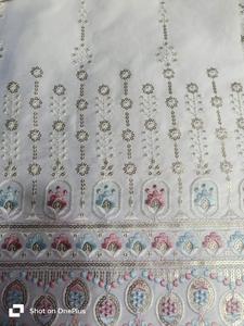 Exportateur indien Elegant Malai Dobby Knitted Satin Fabric pour Wedding & Bridal Wear Designer Clothing Bulk Quantity - Product Image 2