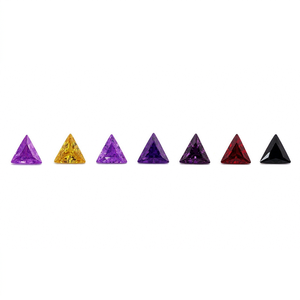 Piedras Preciosas Sueltas de Circonio Sintético con Corte Triangular en Morado, Amarillo, Rojo y Negro para la Fabricación de Joyas - Product Image 1
