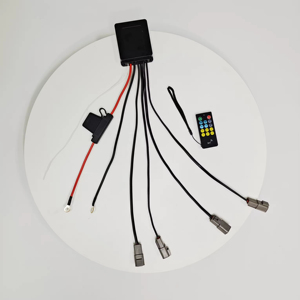 Dernier contrôleur RF à double zone 12V 15/35/60A contrôlé par application à distance pour éclairages de roche, éclairages de roues et feux arrière blanc pur/RGBW - Product Image 3