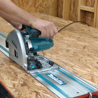 Scie plongeante professionnelle Makitas SP6000J 165 mm 1300 W à vitesse variable pour la coupe précise du bois