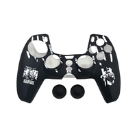 Coque en silicone premium gravée au laser, protection anti-rayures avec 2 capuchons de joystick, poignée ergonomique pour manette PS5