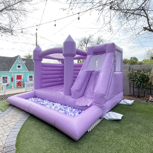 Castillo inflable comercial al por mayor para fiestas infantiles, combo de brincolines color lila con tobogán y piscina de pelotas - Product Image 1