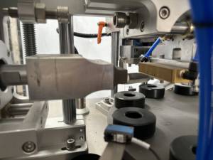 Poudre ultrasonique et scellage Liqued Dou Le Head Tube pour dentifrice liquide automatique Gmp 5 <span class=keywords><strong>Ml</strong></span> flacon Machine de remplissage - Product Image 4