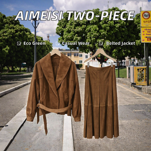 Ensemble deux pièces pour femme : Blazer en suède et jupe plissée avec ceinture, tenue décontractée d'automne, couleur unie, manches longues, coupe classique - Product Image 3