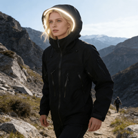 Veste de randonnée d'extérieur à coque rigide avec bande LED, capuche, col montant, fermeture éclair, coupe-vent, résistante à l'eau, respirante, motif uni