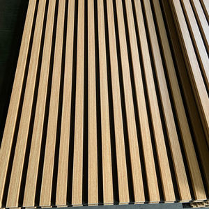 Panneau mural moderne 3D en placage de bois de lattes de chêne, panneau mural acoustique en MDF pour décoration intérieure absorbant le son - Product Image 1