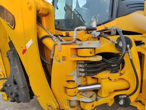 Vielseitiger 7600kg Bagger lader mit 1,5 m³ Lade kapazität und 0,3 m³ Grab kapazität - Product Image 6