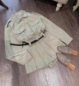 Conjunto de Muestra de Vestido Elástico de Mezclilla con Cinturón, Mezcla de Rayón PA/PE, Cintura Ajustada, Antiarrugas, Tinte Liso, OEM/ODM - Product Image 3