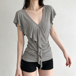 เสื้อยืดแขนสั้นคอวีสีพื้นแบบมินิมอล ระบายอากาศได้ดี เป็นมิตรกับสิ่งแวดล้อม สำหรับผู้หญิงใส่ลำลองในฤดูร้อน - Product Image 4