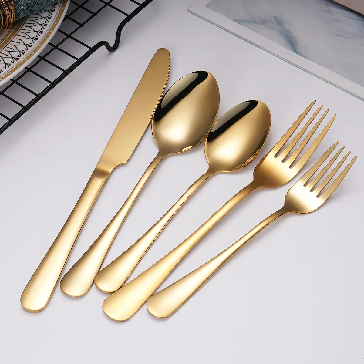 QZQ Wholesale Luxury Wedding Restaurant Silverware Dinner Knife Spoon Fork Stainless Steel Flatware Gold Plated Cutlery Set