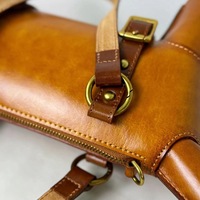 Sac en cuir de vachette pleine fleur en forme de Teckel – Sac fourre-tout et bandoulière fait main en forme de chien avec fermeture éclair – Artisanat de mode et sac unique