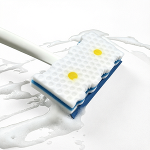 Cepillo de Limpieza 2 en 1 para Baño con Esponja Nano Reemplazable y Espuma Viscoelástica, Limpiador para Vidrio, Azulejos y Fregadero - Product Image 1