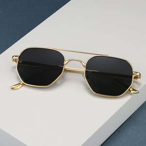 Lunettes de soleil polygonales rétro personnalisées avec logo, double pont, UV400, verres dégradés, monture carrée en métal pour hommes et femmes - Product Image 1