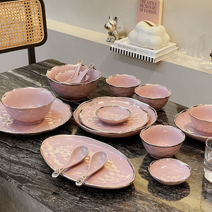 Service de table en céramique martelée rose, vaisselle de luxe nordique avec bordure argentée, coffret cadeau, placage créatif sous glaçure pour influenceurs - Product Image 1