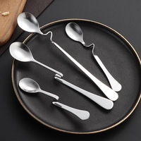 Gebogener Griff Edelstahl-Löffel für Kaffee Dessert Café Tasse Wandmontierte Kreative Löffel-Sets