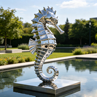Spiegelpolierte Edelstahl-Meerestier-Skulptur Fisch Seestern Krabbe Hummer Seepferdchen Outdoor-Wasserlandschaft Dekoration