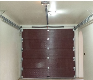 Portes de <span class=keywords><strong>garage</strong></span> sectionnelles coulissantes automatiques en acier modernes, résistantes au vent, avec télécommande, surface finie, vente en gros pour villas - Product Image 3