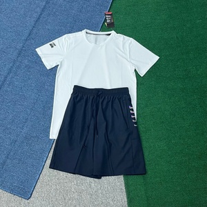 <span class=keywords><strong>Ensemble</strong></span> de vêtements de sport réfléchissants pour hommes de haute qualité avec t-<span class=keywords><strong>shirt</strong></span> à séchage rapide et <span class=keywords><strong>short</strong></span> de course pour l'entraînement en salle et les activités de plein air - Product Image 5