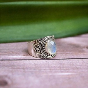 Bague de mariage et de fiançailles vintage en argent sterling 925, style bohème, avec pierre de lune naturelle large et sertie en clos de rhodium - Product Image 6