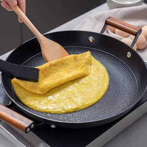 Sartén Wok de Hierro Fundido para Restaurante, 32 cm, Ligera, Antiadherente, Sartén de Hierro Fundido con <span class=keywords><strong>2</strong></span> Asas Laterales de Madera de Haya - Product Image 3