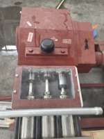 Pompe à piston triplex électrique robuste pour fluides industriels