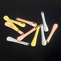 Spatule Applicateur de Cosmétiques en Alliage de Zinc de Luxe à Marque Blanche, Mini Cuillère Métallique pour Crème Contour des Yeux