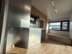 Maison préfabriquée de type capsule en forme de pomme, nouvelle conception haut de gamme, avec <span class=keywords><strong>terrasse</strong></span> sur le toit - Product Image 2