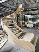 Escalier en colimaçon courbé sur mesure, balustrade en fer forgé faite à la main, marches en bois, fabricant OEM ODM, support de conception CAO
