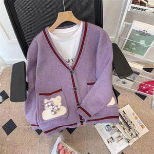 <span class=keywords><strong>Pull</strong></span> personnalisé style automne-<span class=keywords><strong>hiver</strong></span> pour <span class=keywords><strong>femme</strong></span>, col en V, motif ours de dessin animé, poche rayée, cardigan tricoté - Product Image 2