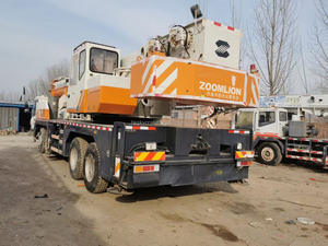 Grue sur camion Zoomlion d'occasion 50 tonnes ZTC500H, flèche 5 sections 48m, modèle 2023, moteur Weichai - Product Image 3