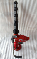 Canon à eau en alliage d'aluminium noir/rouge avec jet droit et buse à quatre buses empilées, avec barre de commande