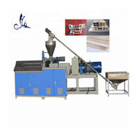 Línea de extrusión de canal de PVC automática, Panel de techo, ventana, marco de puerta, perfil de rodapié, extrusora de tornillo doble cónico, máquina de plástico