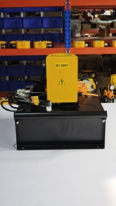 ปั๊มไฮดรอลิกไฟฟ้า VHCP2015 ทดแทน ENERPAC ขนาด 20 ลิตร มอเตอร์ 1.5 กิโลวัตต์ 700 บาร์ ปั๊มไฮดรอลิกระบายความร้อนด้วยอากาศ พร้อมวาล์วโซลินอยด์ - Product Image 3