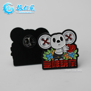 Nouvelle épingle en émail doux 3D style européen et américain, motif <span class=keywords><strong>ours</strong></span> amusant et audacieux, avec impression typographique personnalisée sur métal émaillé - Product Image 3