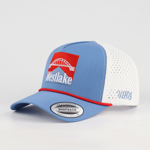 Casquette <span class=keywords><strong>de</strong></span> golf <span class=keywords><strong>de</strong></span> performance à visière incurvée, personnalisée, découpée au laser, perforée, imperméable, à 5 panneaux, avec broderie, style trucker, avec filet et cordon - Product Image 1