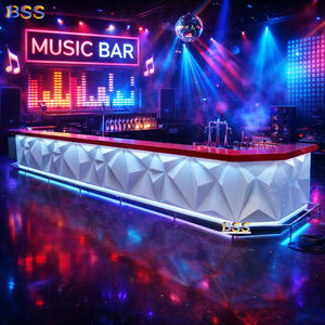 Idee Straordinarie per Banconi da Discoteca, Bancone Bar su Misura in Corian Bianco e Rosso, Grande Forma a U, Moderno Bancone Bar di Lusso con LED per Nightclub - Product Image 1
