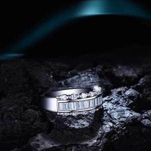 Anello con Accenti in Cristallo per Donne, Elegante Accessorio di Moda per Uso Quotidiano e Feste - Product Image 4